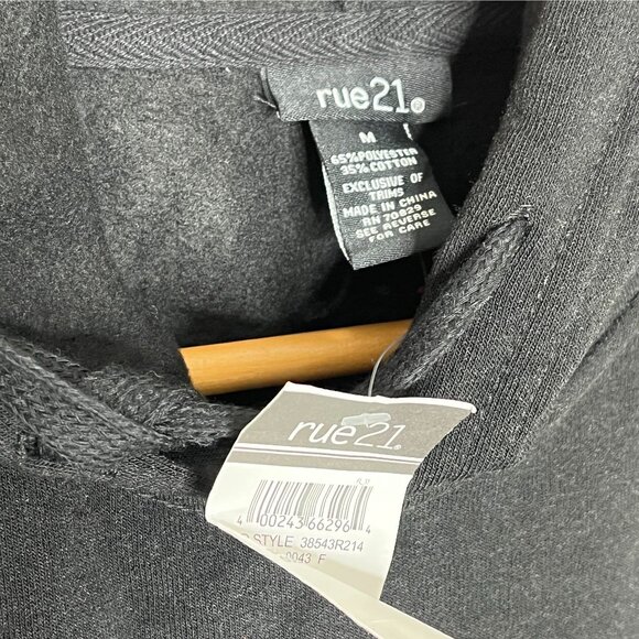 Rue21 Cropped Hoodie Black Red More Self Love Graphic Sweatshirt Medium - Picture 3 of 4